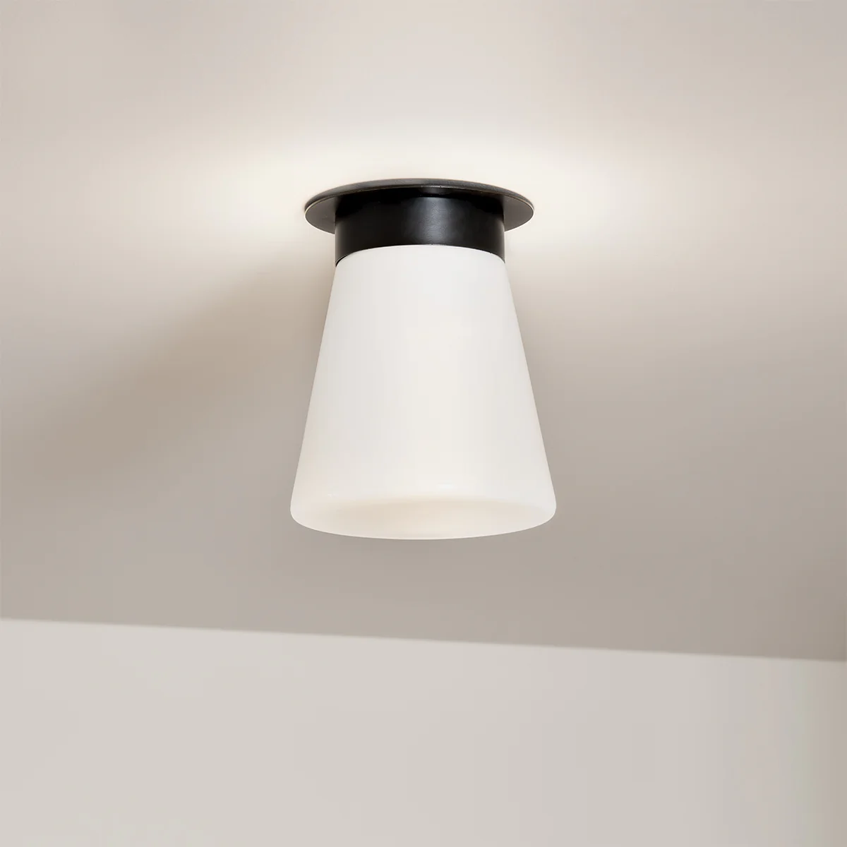 Albers Flush 1 lt Ceiling Light - Image 4