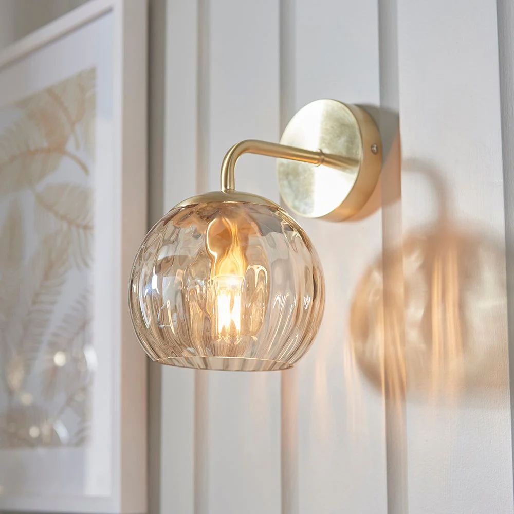 Amber 1Lt Wall Light - Champagne / Brass Finish - Image 2