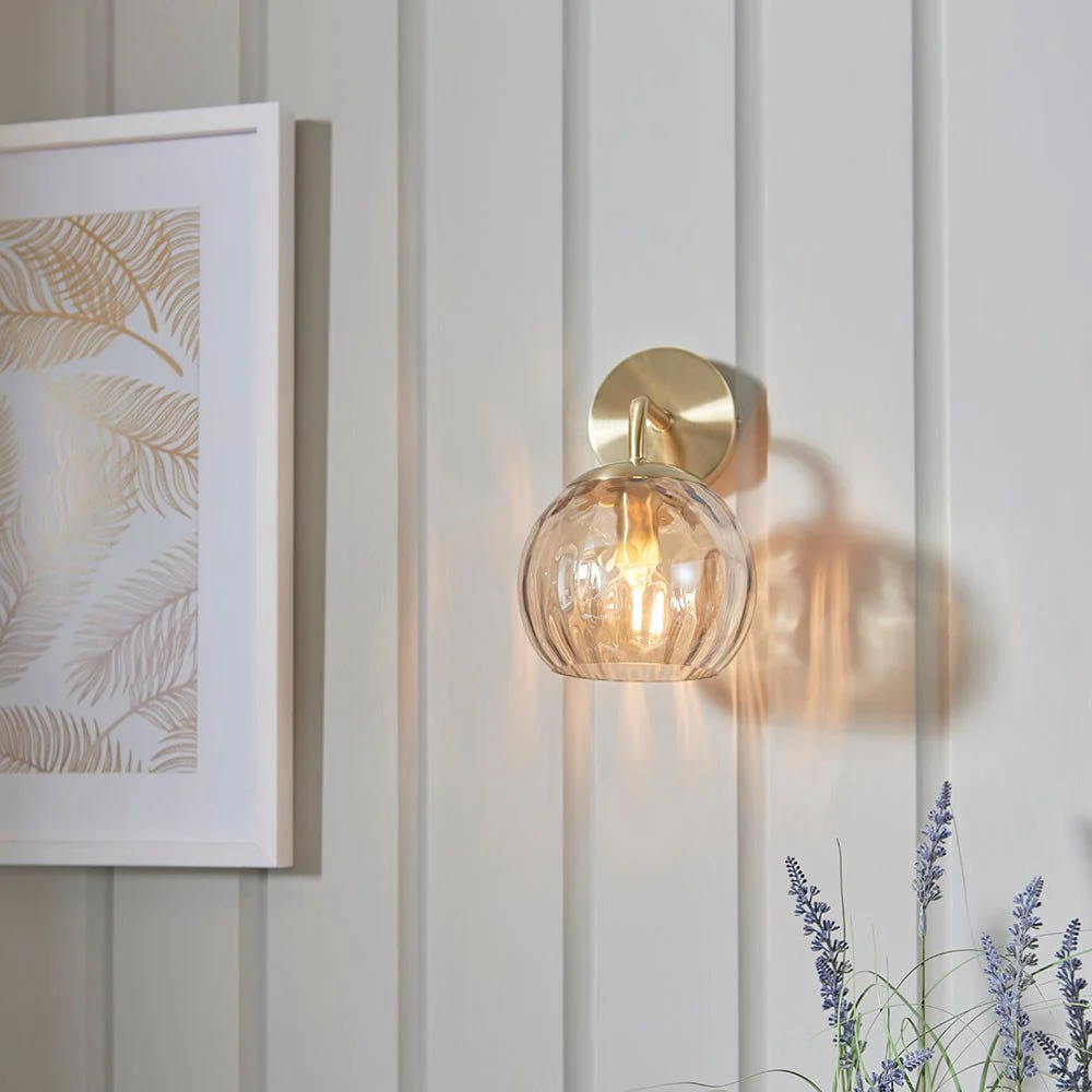 Amber 1Lt Wall Light - Champagne / Brass Finish - Image 4