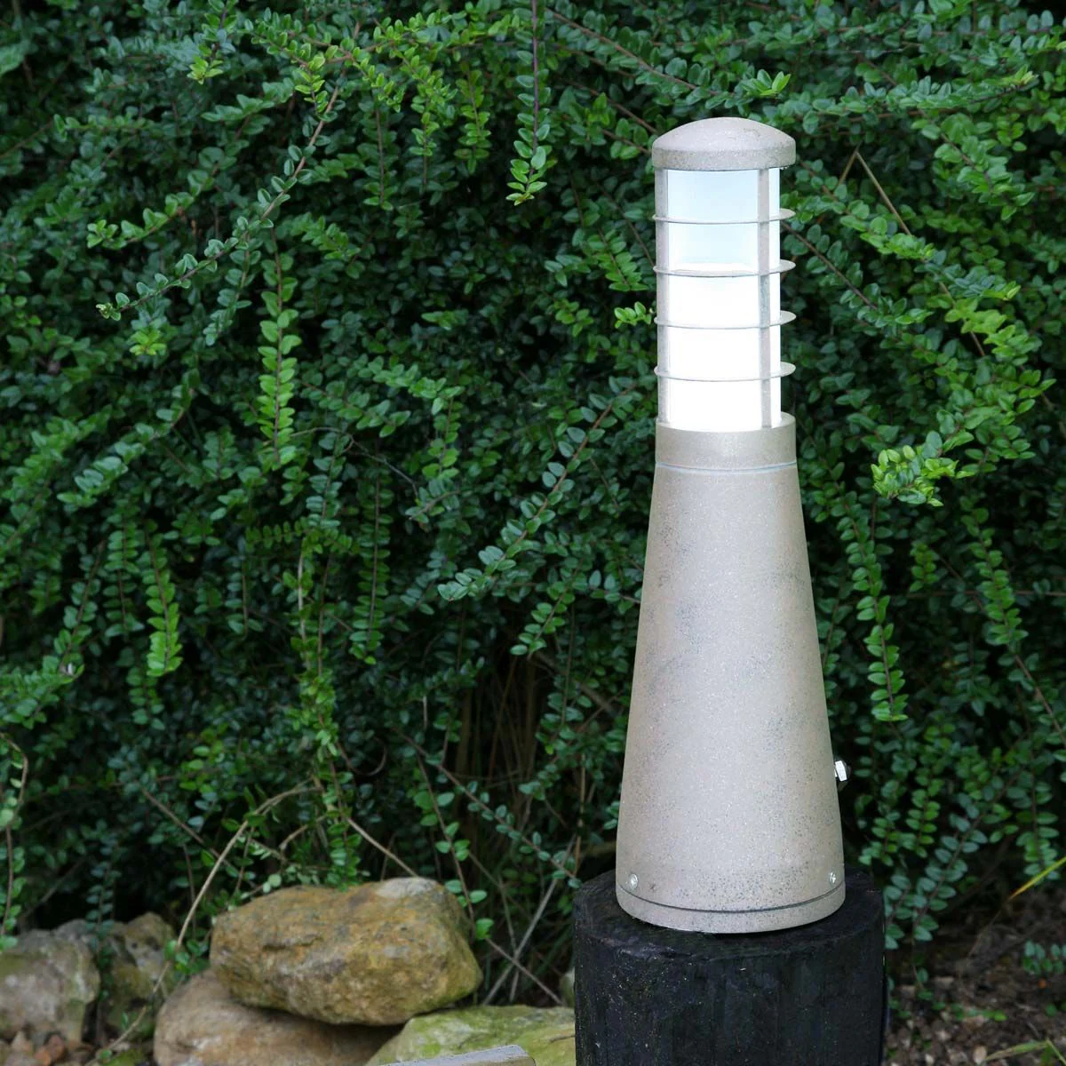 Beta Bollard IP54 - Aged Iron/ Silver - Image 12