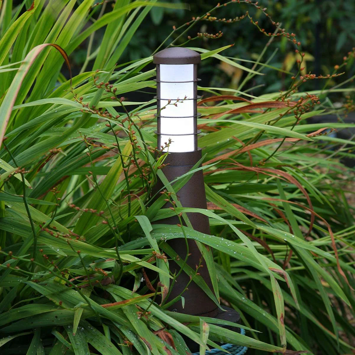 Beta Bollard IP54 - Aged Iron/ Silver - Image 7