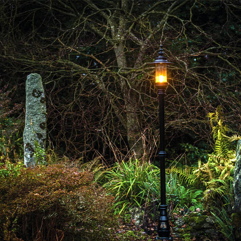 Betley 1Lt Lamp Post - Cast Iron - Image 3