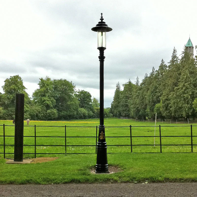 Betley 1Lt Lamp Post - Cast Iron - Image 4