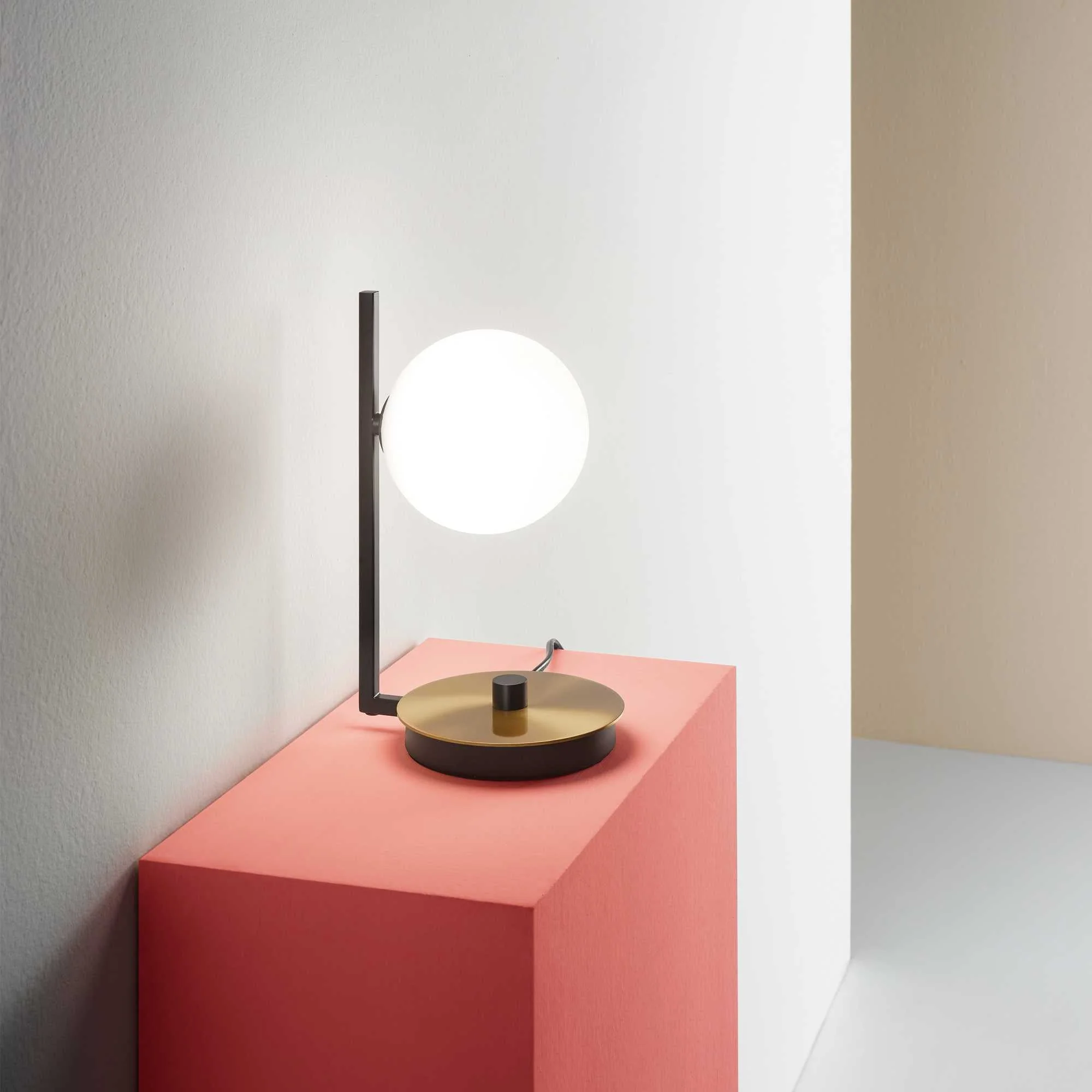 Birds Table Light Black - Finish - Image 2