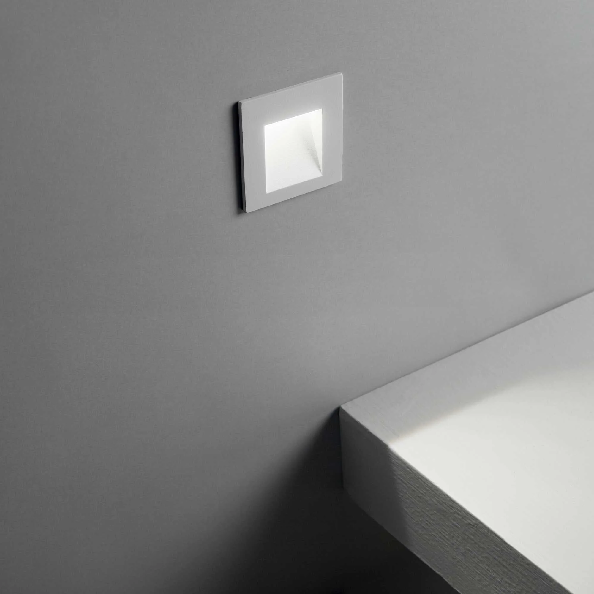 Bit Recessed Wall Light - Anthracite/White Finish - Image 3