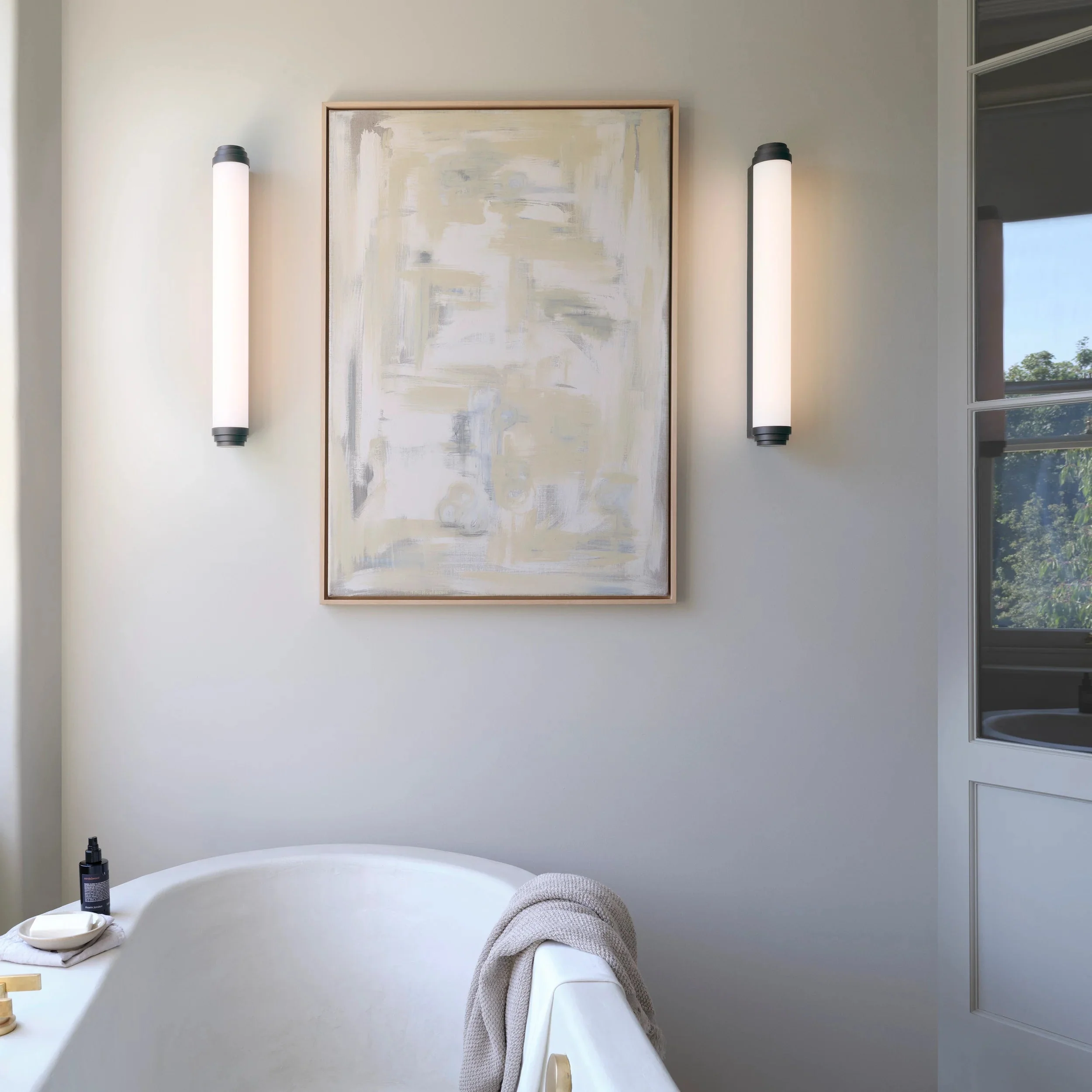 Burlington 400/600 Phase Wall Light - Image 20