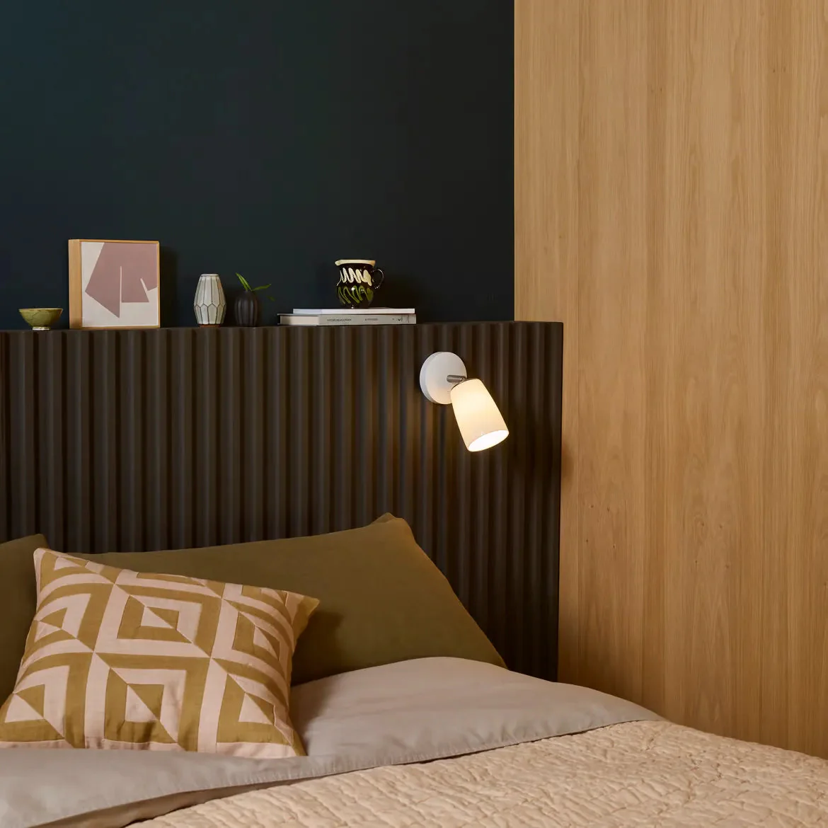 Carlton Wall Light- Porcelain - Image 3