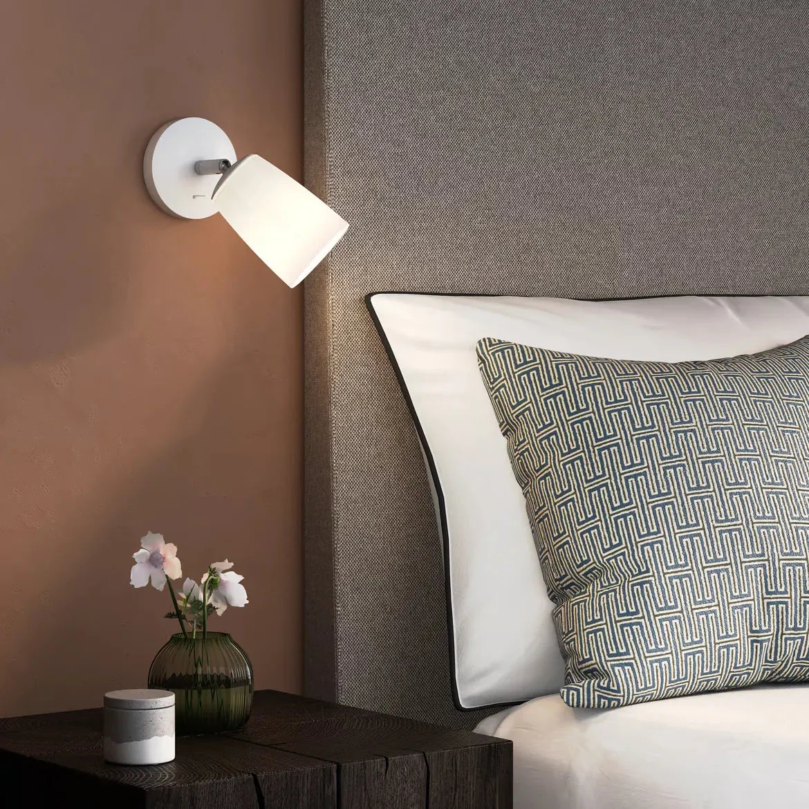 Carlton Wall Light- Porcelain - Image 5