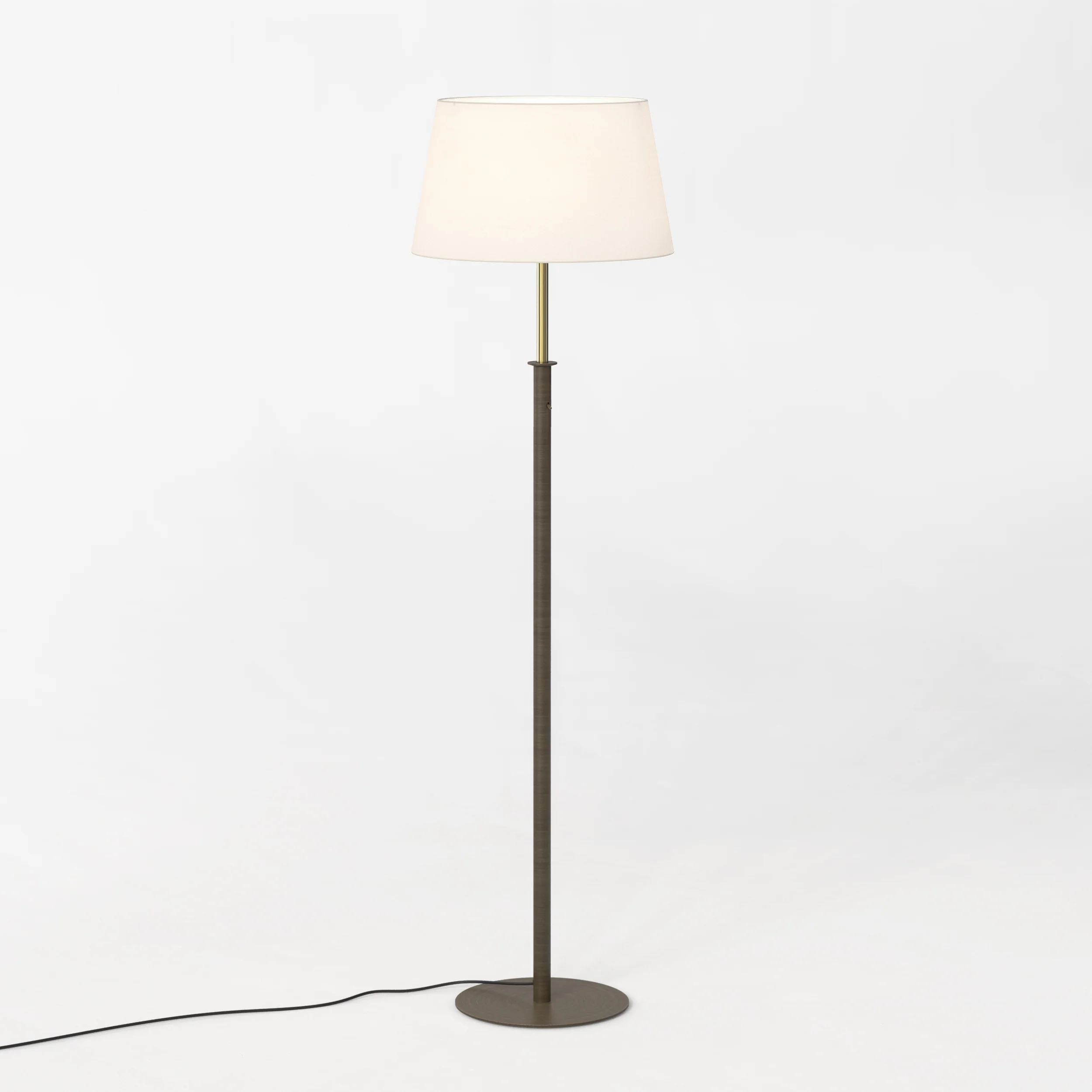 Club Floor Lamp - Image 4