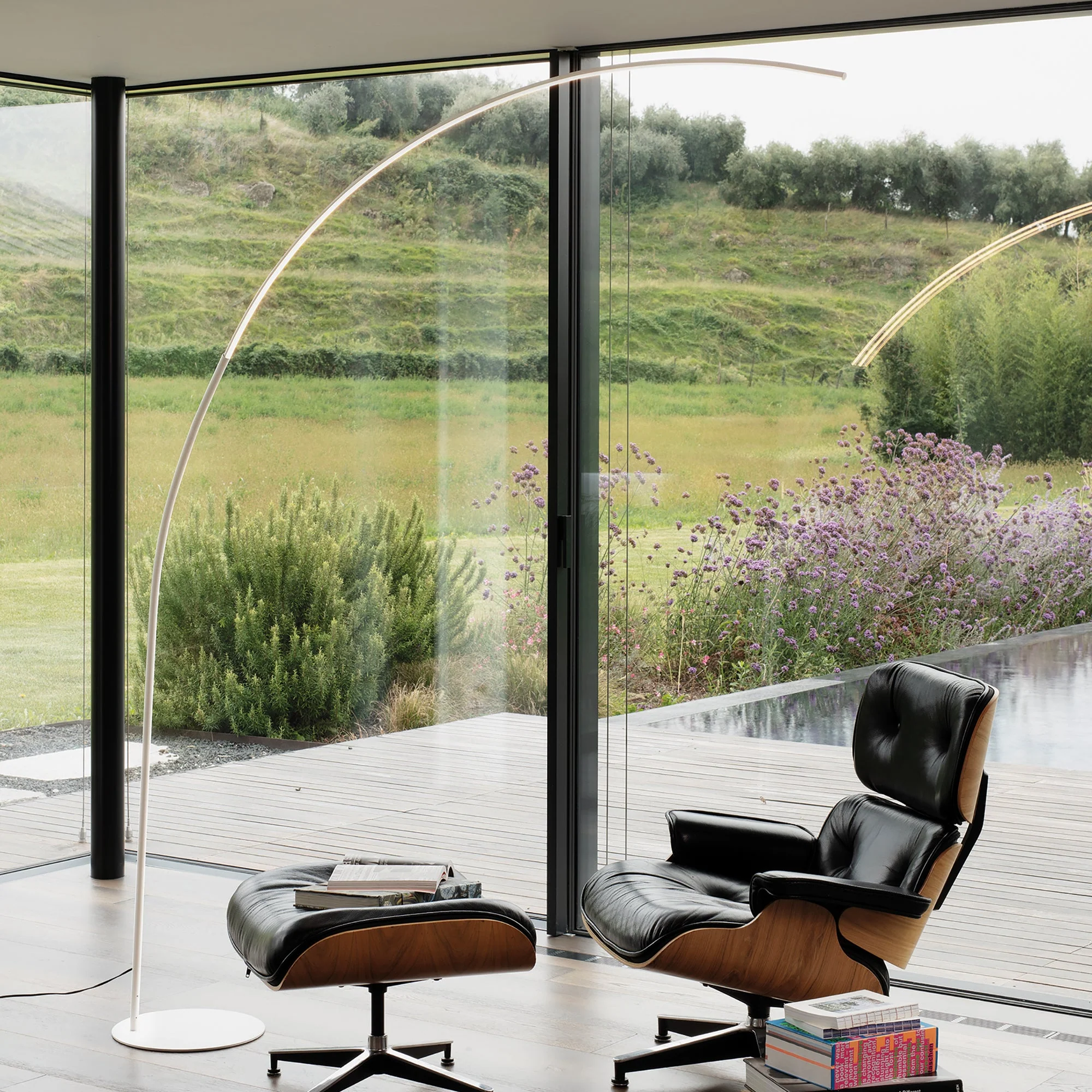 Comet LED Floor Lamp - Image 3