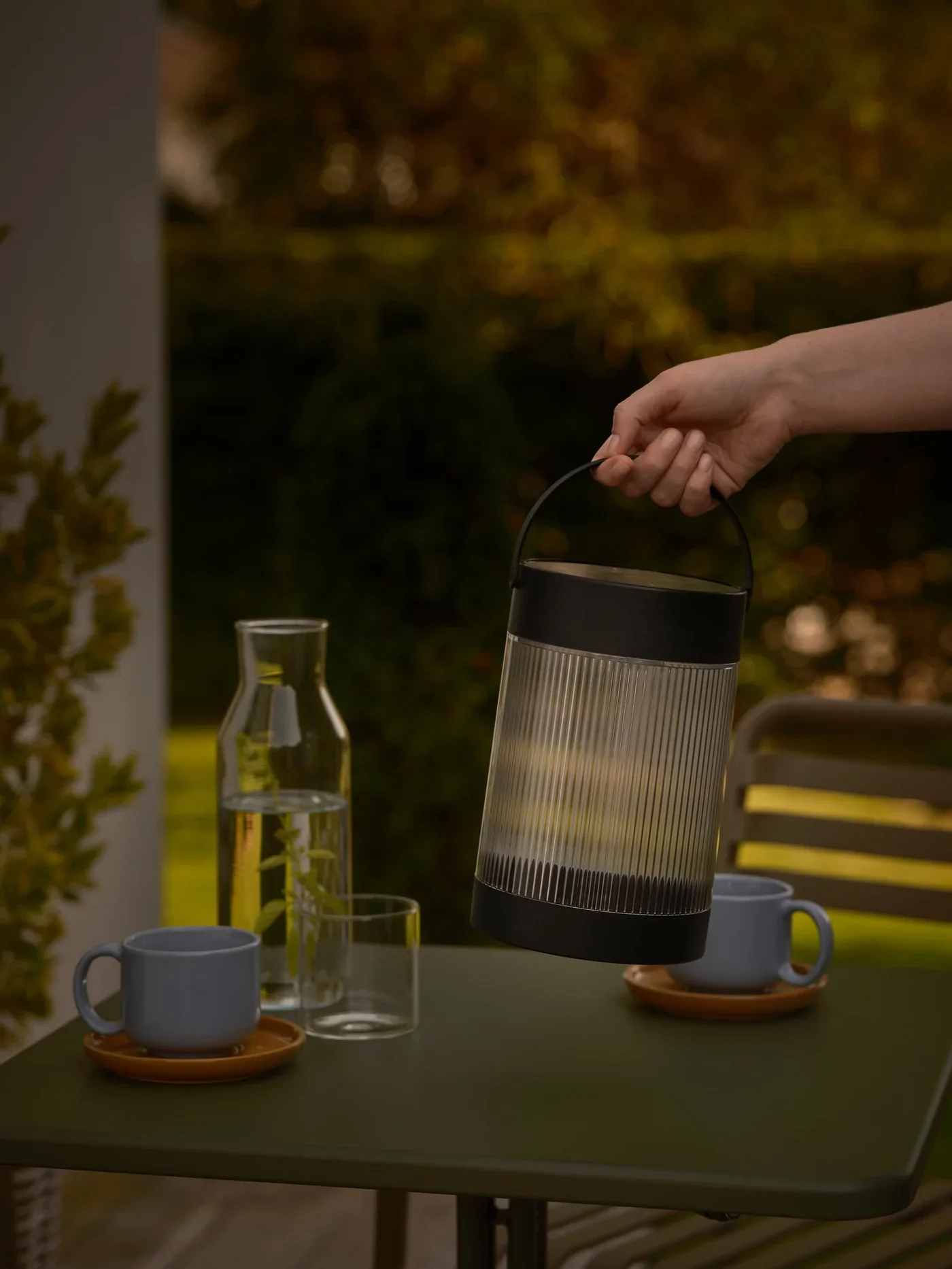 Coupar Solar Table lamp- Black/ Sand Finish - Image 12