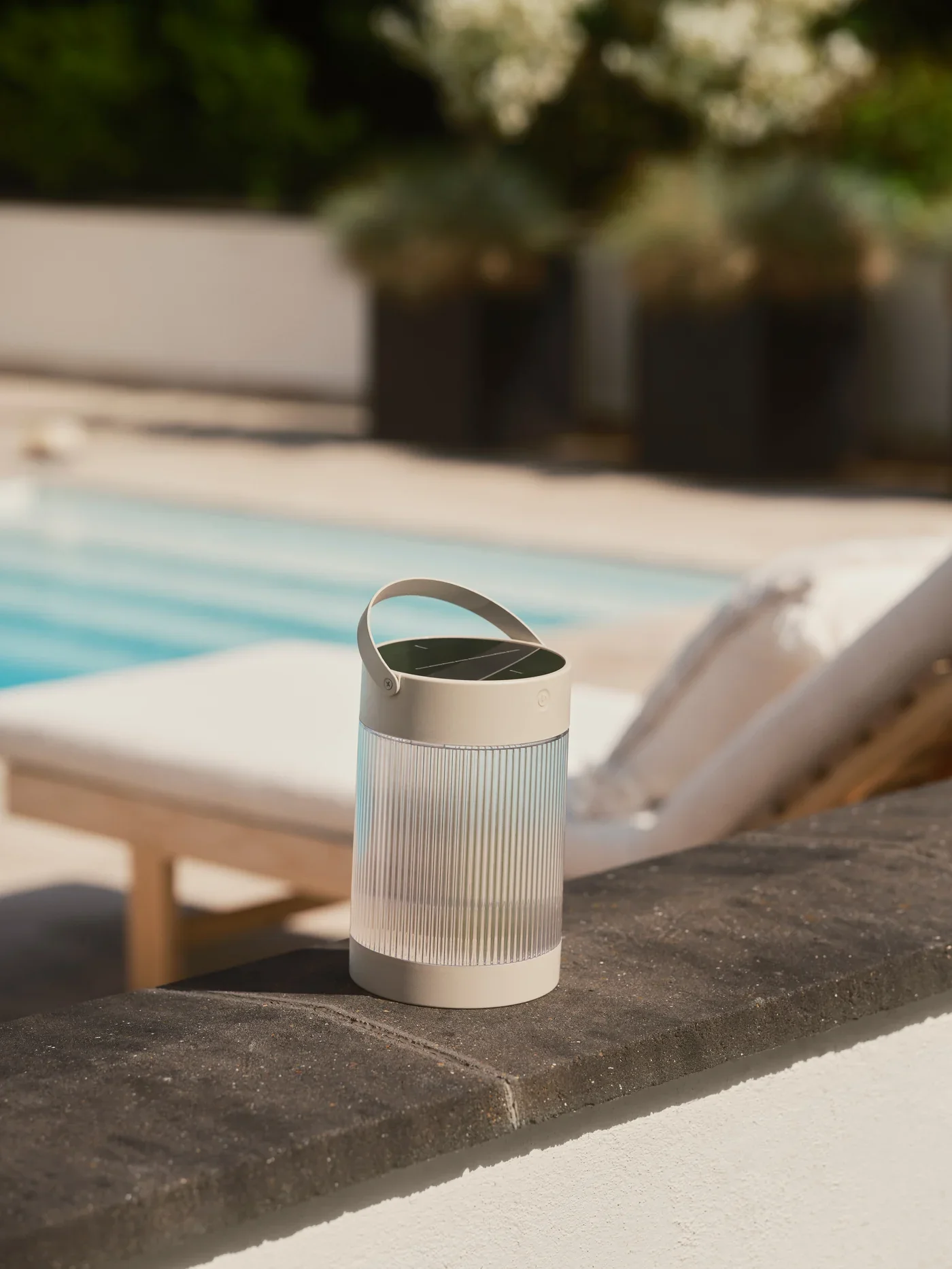 Coupar Solar Table lamp- Black/ Sand Finish - Image 14