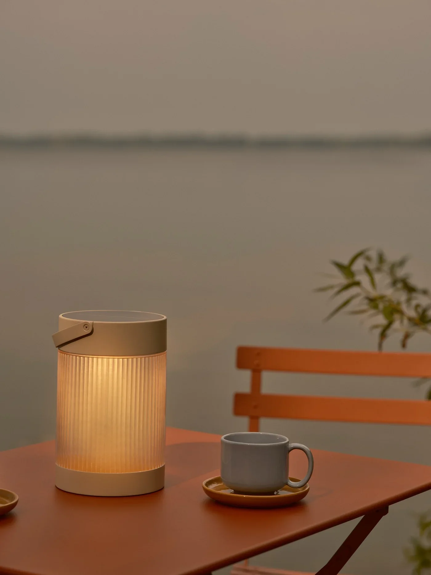 Coupar Solar Table lamp- Black/ Sand Finish - Image 16