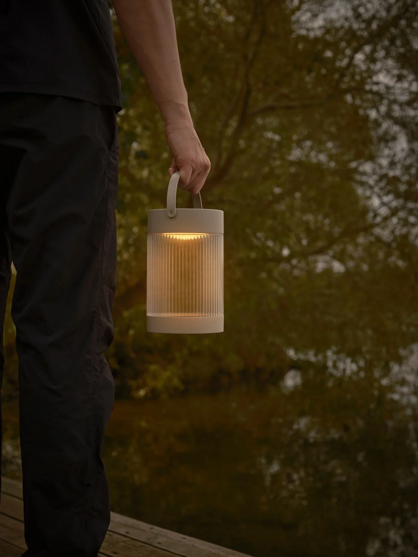 Coupar Solar Table lamp- Black/ Sand Finish - Image 17