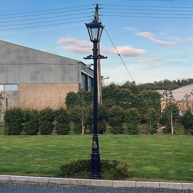Darnum 3.3m Lamp Post - Cast Iron - Image 5