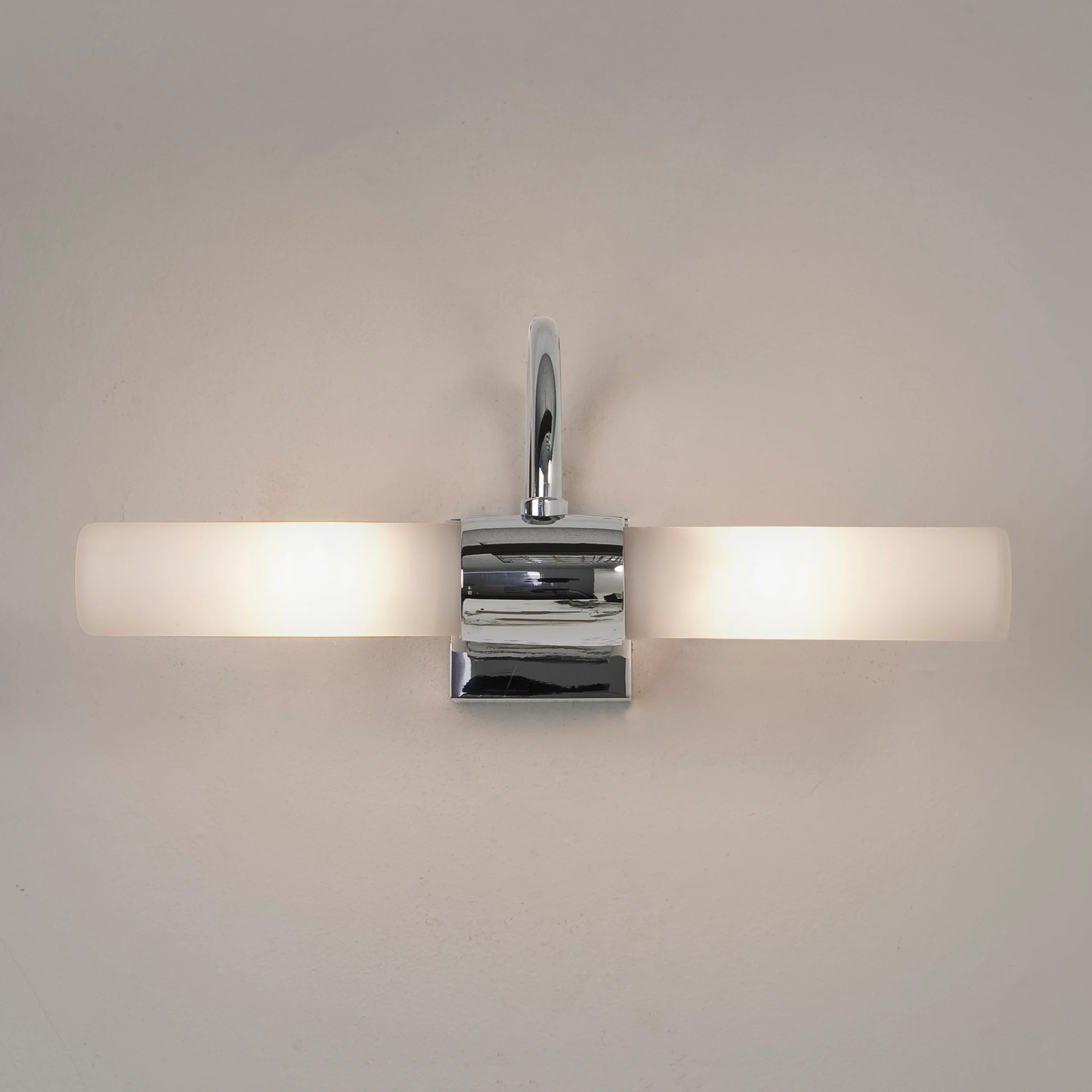 Dayton Bathroom Wall Light - Image 3