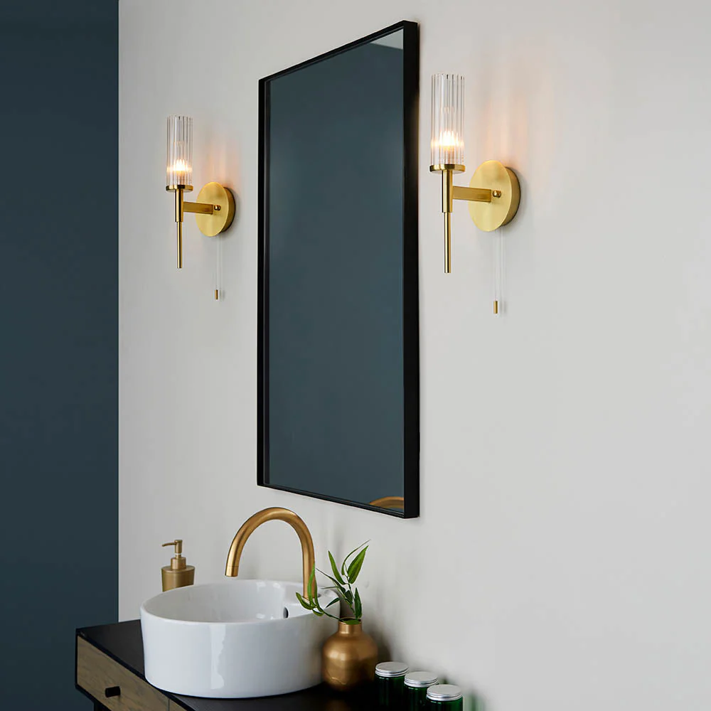 Dibella 1Lt Bathroom Wall Light IP44 - Satin Brass - Image 3