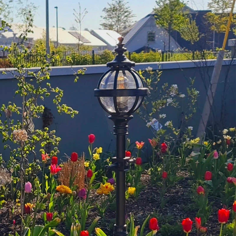 Doncaster 1Lt Cast Iron Lamp Post - Small/Large - Image 10
