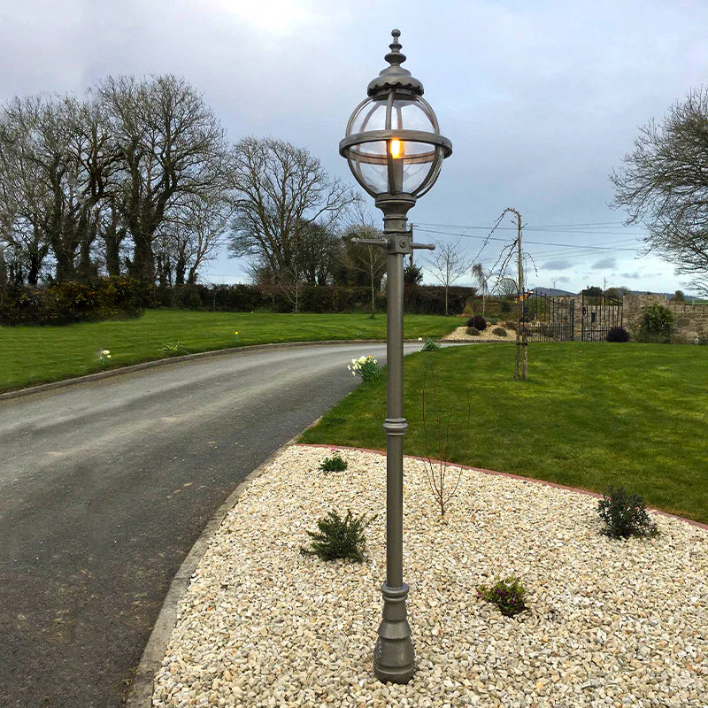 Doncaster 1Lt Cast Iron Lamp Post - Small/Large - Image 18