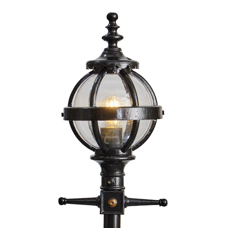 Doncaster 1Lt Cast Iron Lamp Post - Small/Large - Image 4