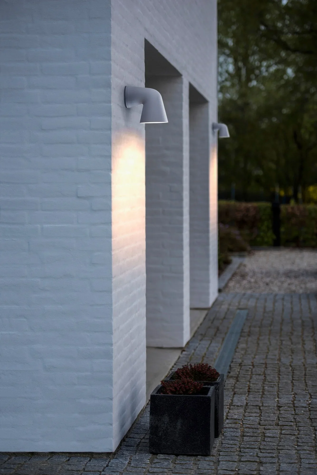 Front Single Wall Light- Black/ White - Image 8