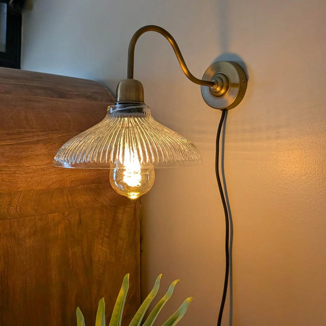 Rockabill Glass & Brass Wall Light - Image 4