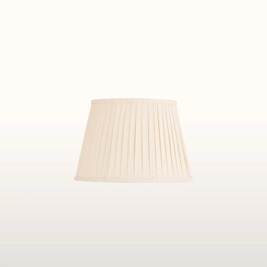 Roches Green Enamel Table Lamp- Natural/ Green Lampshades - Image 4