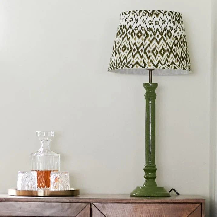 Roches Green Enamel Table Lamp- Natural/ Green Lampshades - Image 6