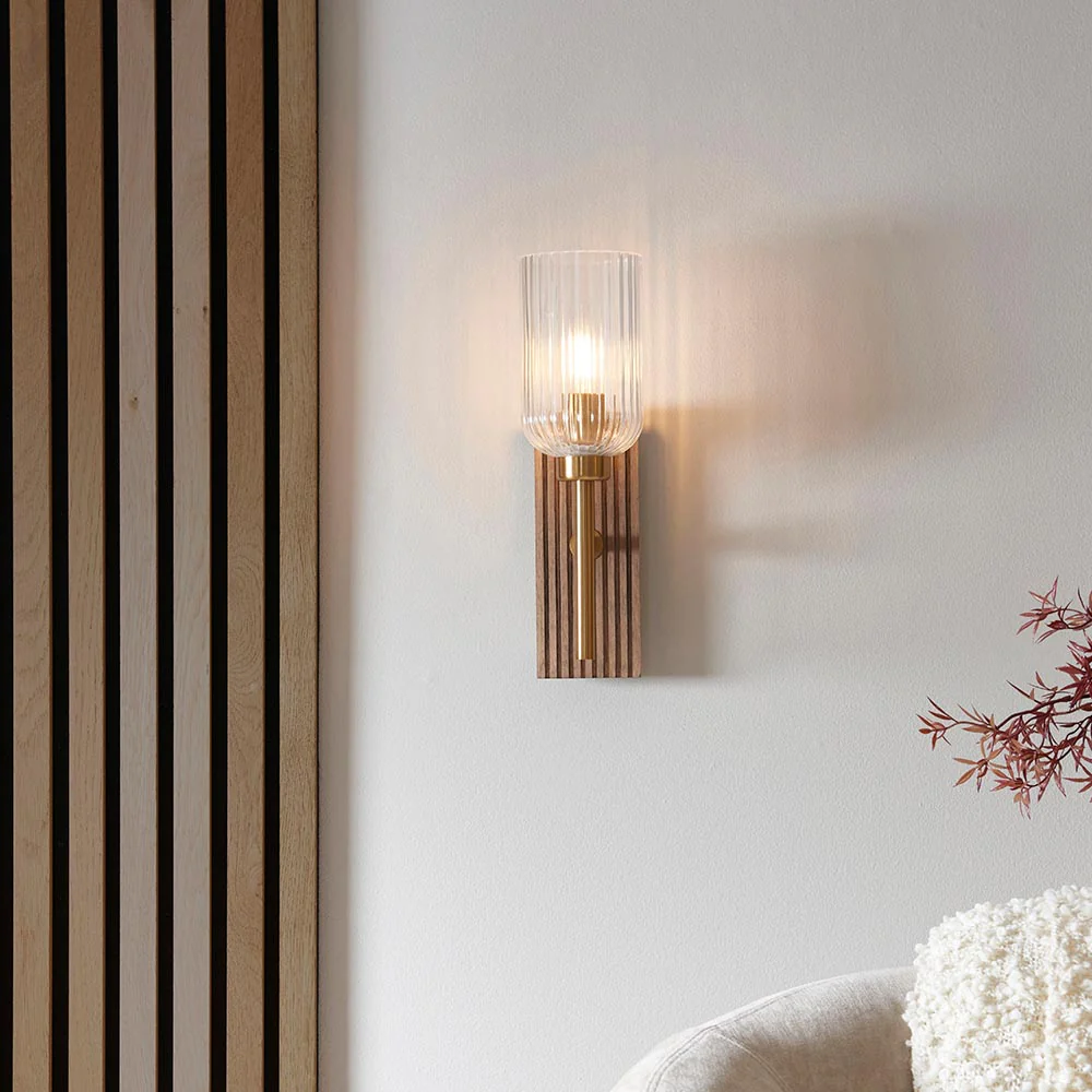 Savon Wall Light - Vintage Brass finish - Image 2