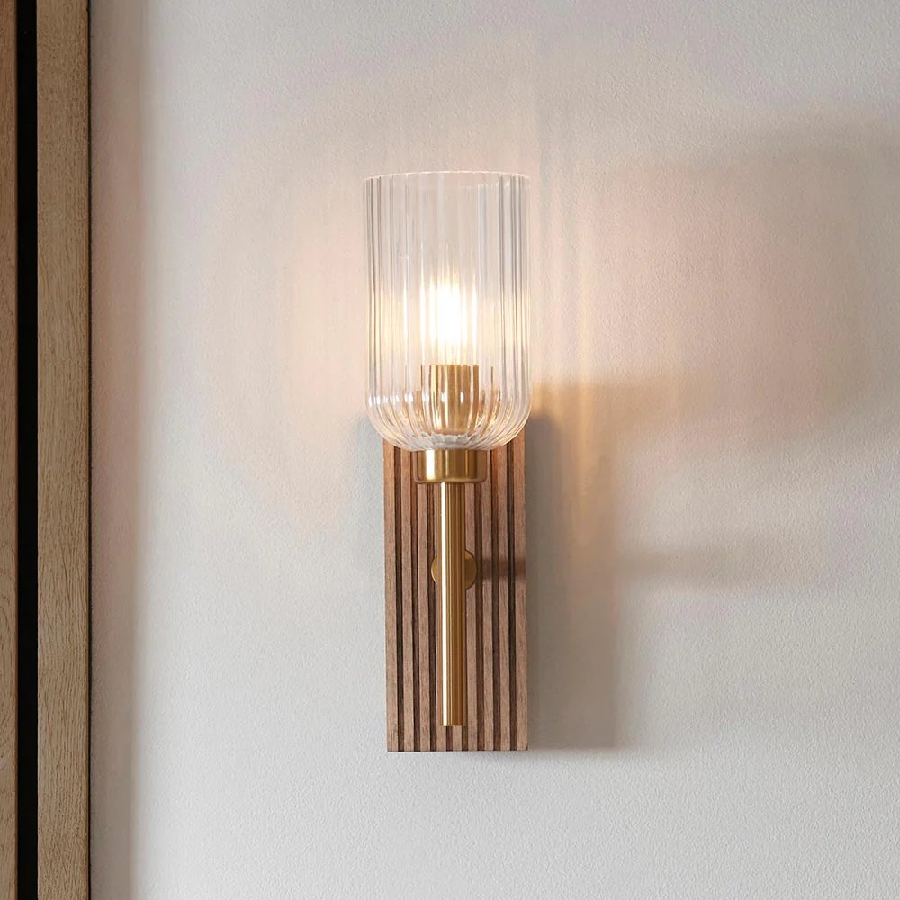 Savon Wall Light - Vintage Brass finish - Image 3