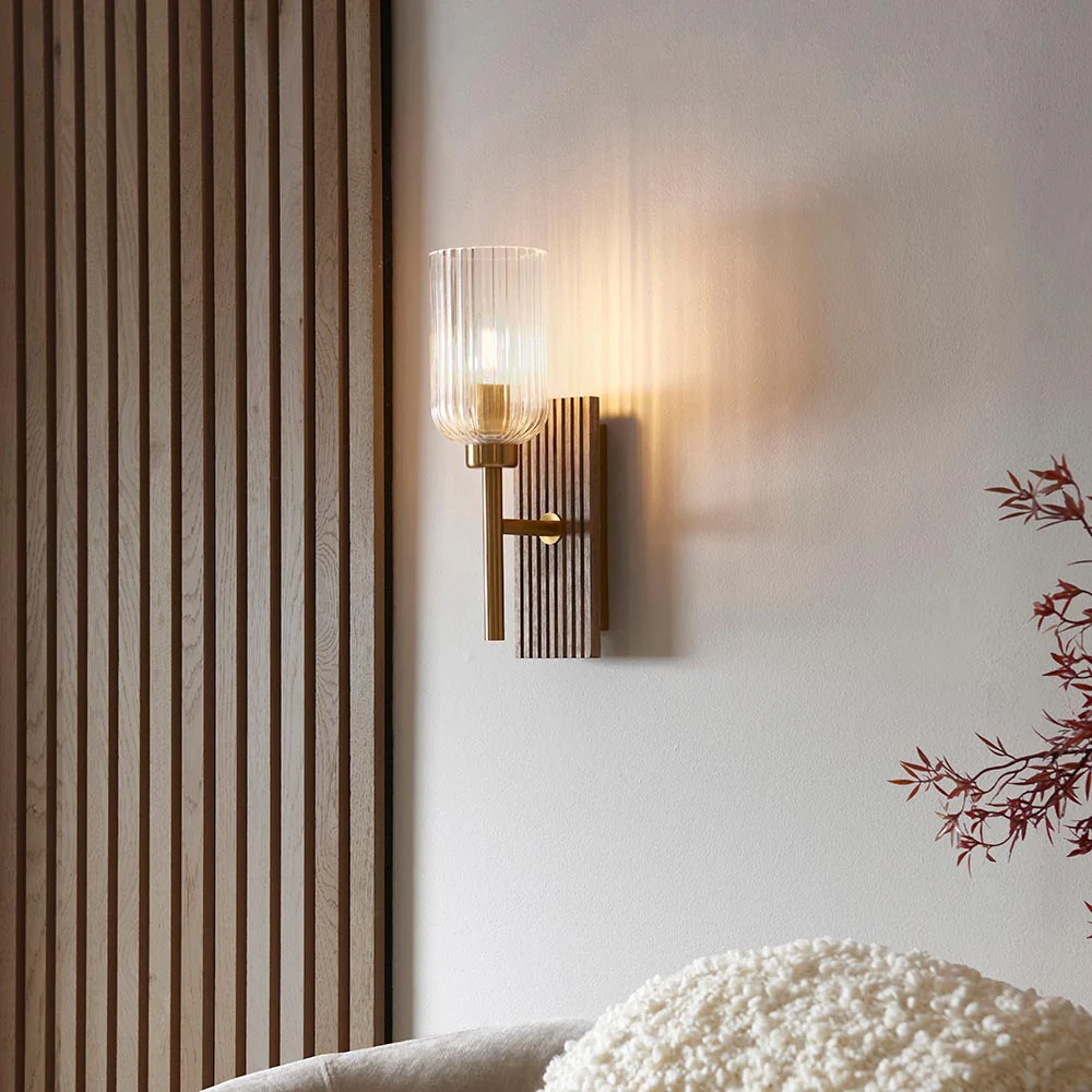 Savon Wall Light - Vintage Brass finish - Image 4