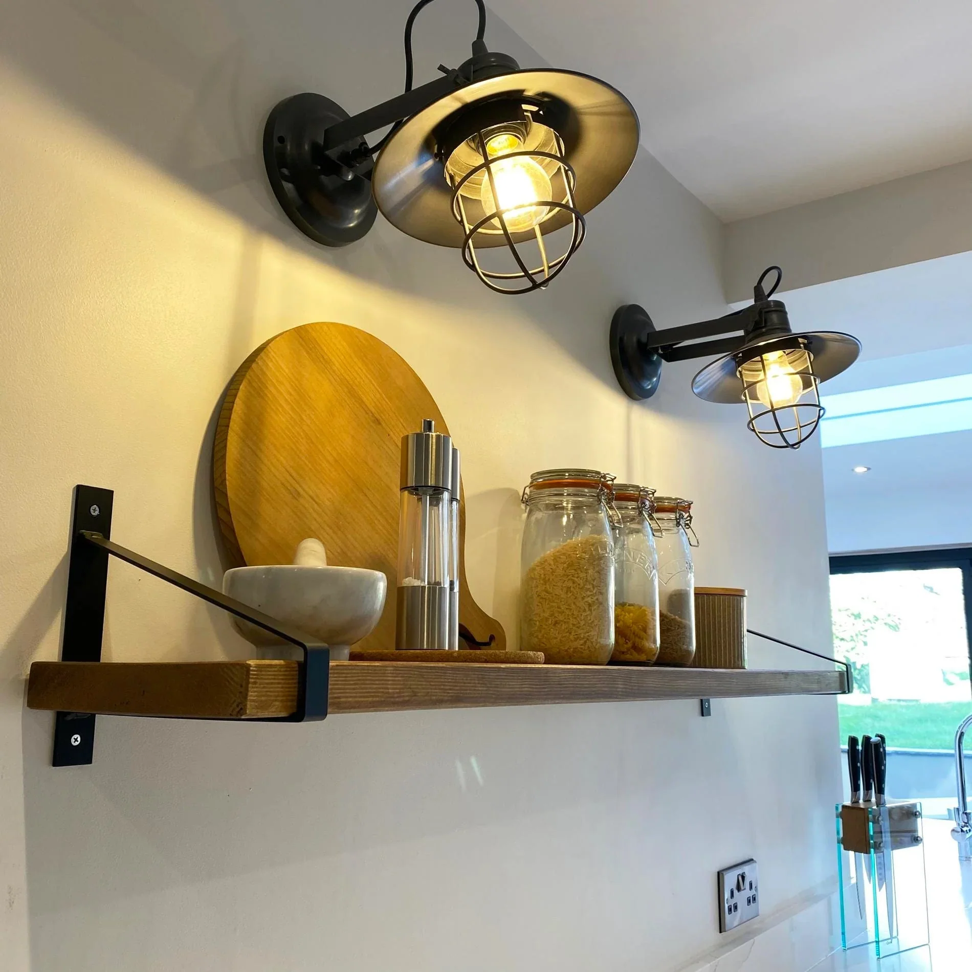 Harbour Outdoor & Bathroom Wall Light IP65 - Image 3