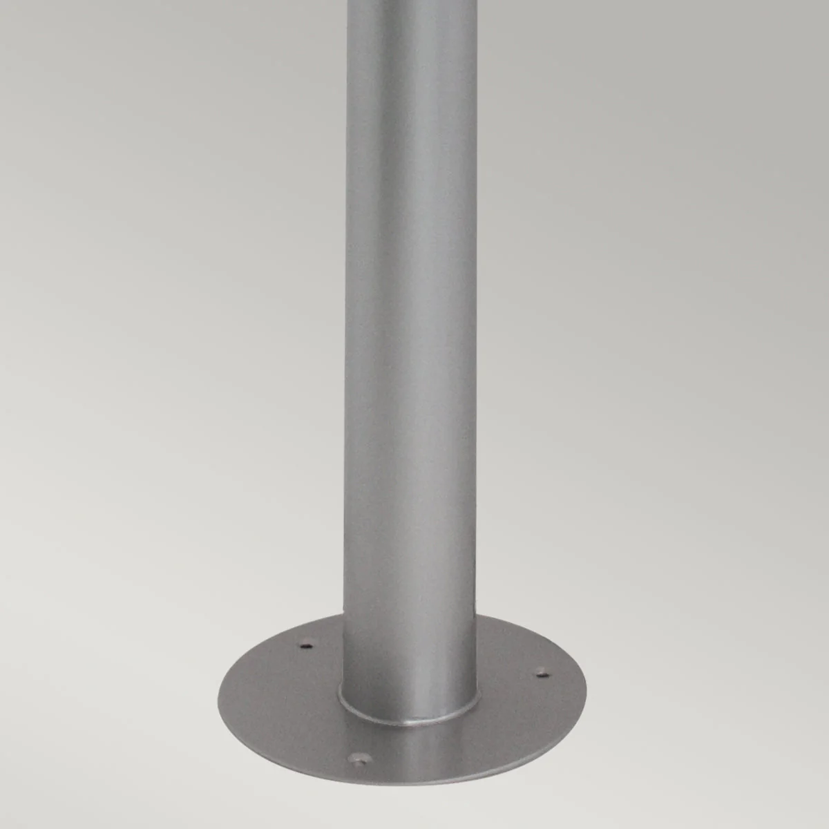 Helsingor Large/Medium Post – Black/Silver Finish - Image 8