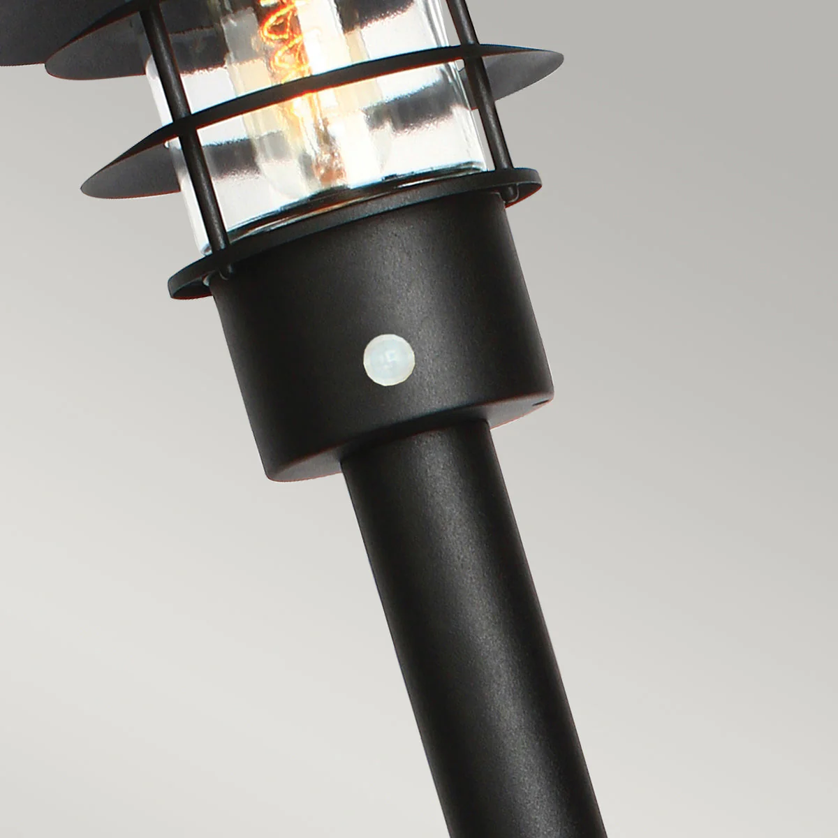 Helsingor Large/Medium Post – Black/Silver Finish - Image 9