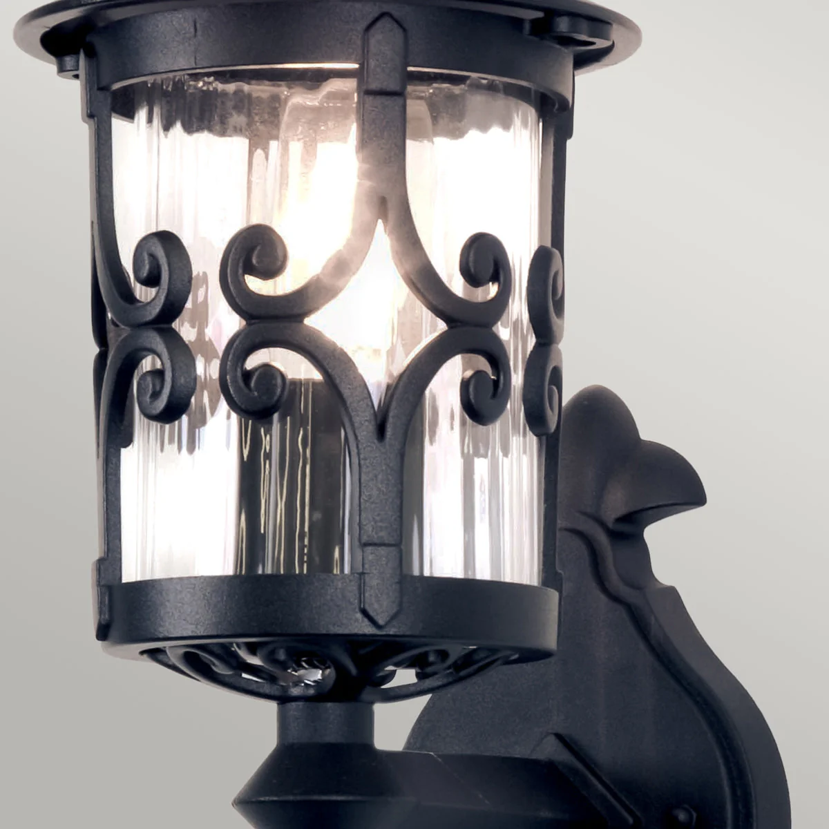 Hereford Medium/Large Up/Down Wall Lantern - Black Finish - Image 4