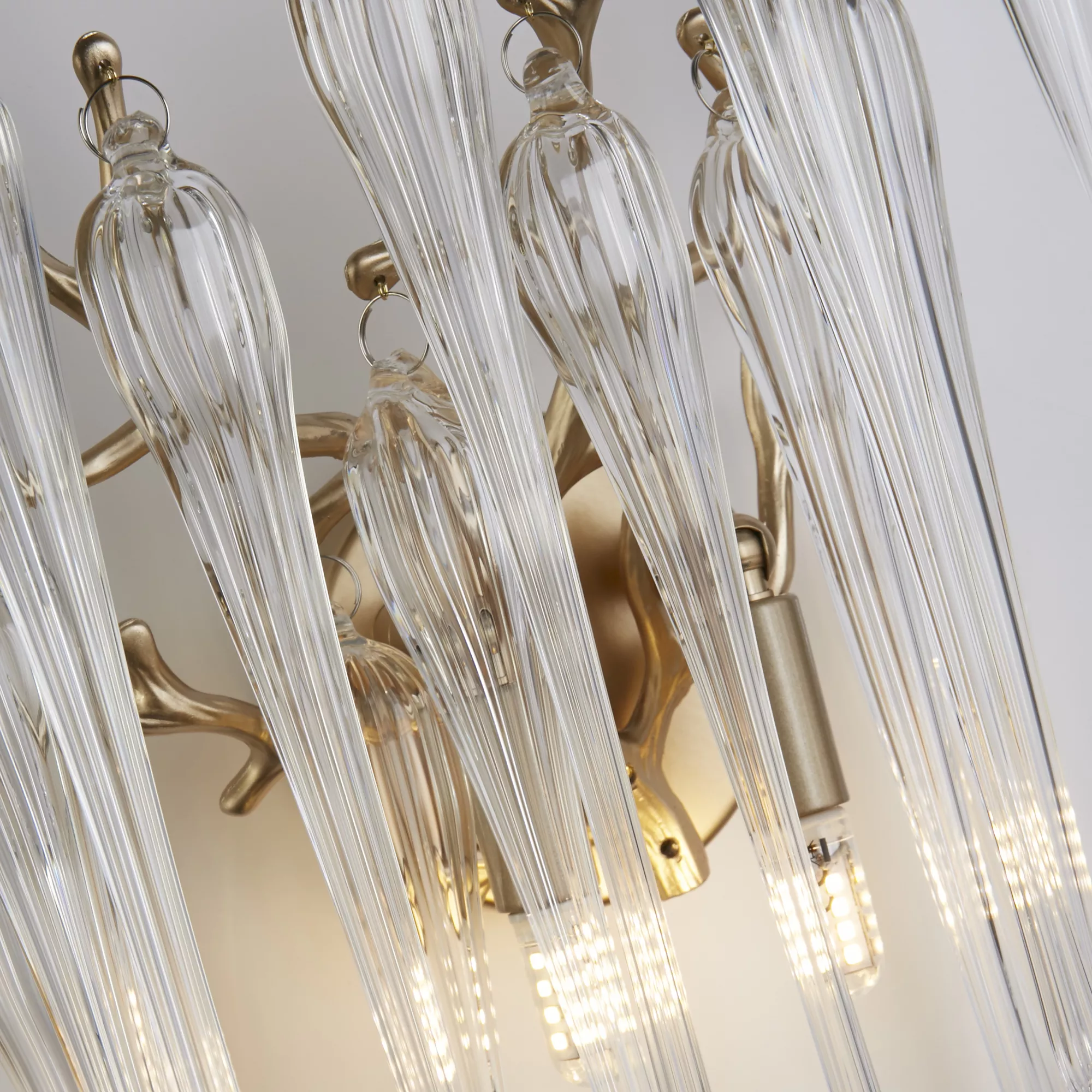 Heritage 2Lt Wall Light- Gold Metal and Clear Glass Drops - Image 4