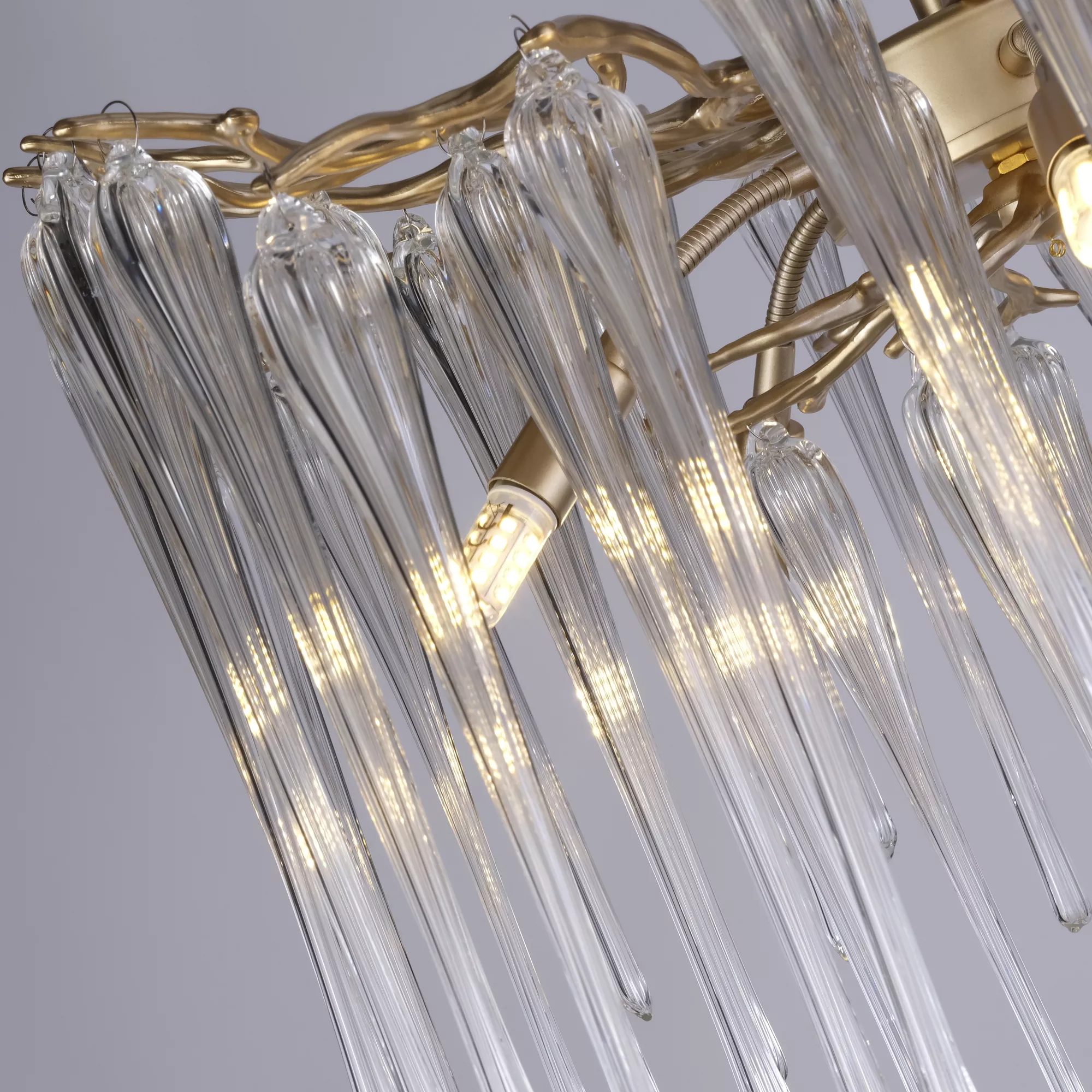 Heritage 5Lt Chandelier- Gold Metal and Clear Glass Drops - Image 4