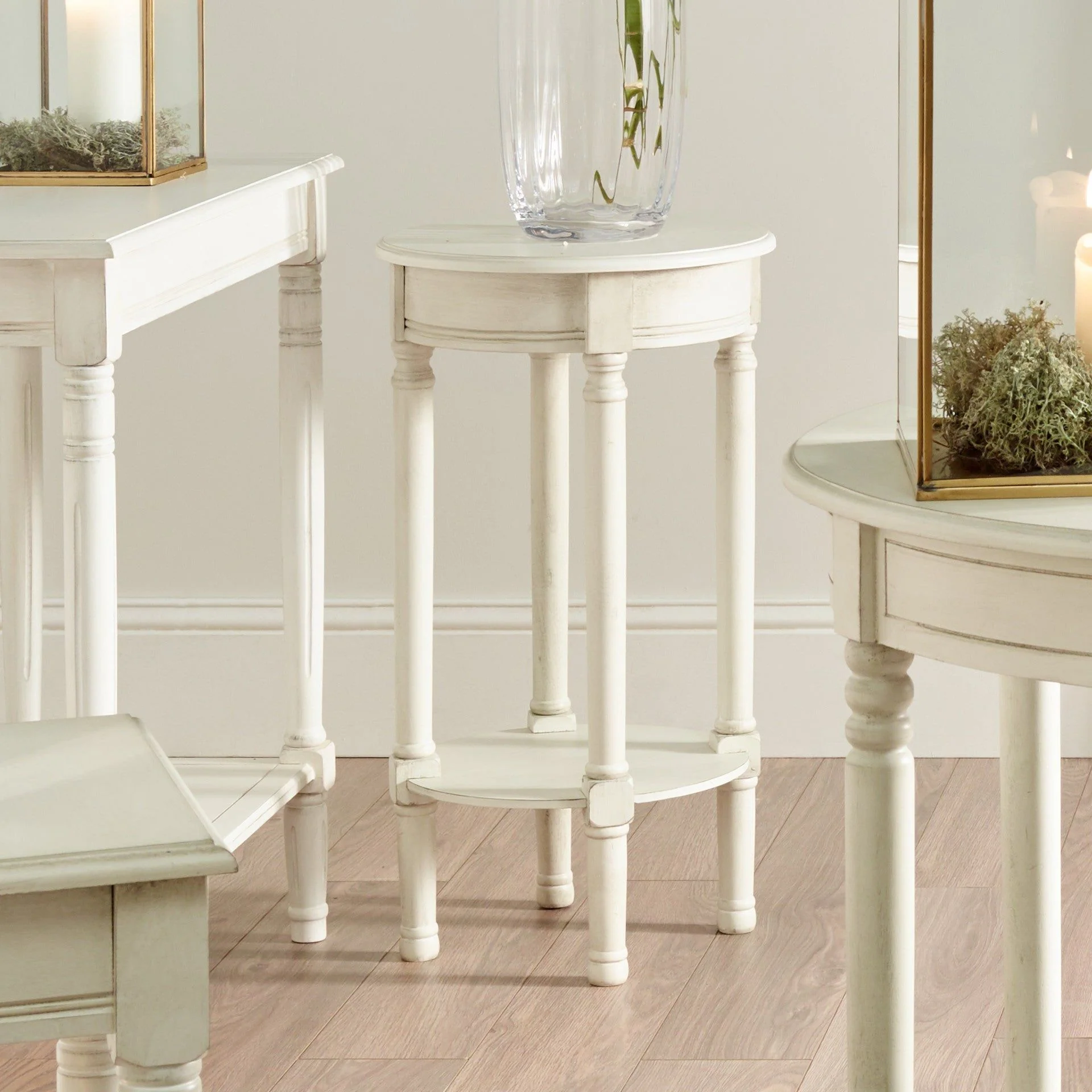 Heritage Round/Square Pine Wood Round Accent Table K/D- White Finish - Image 2