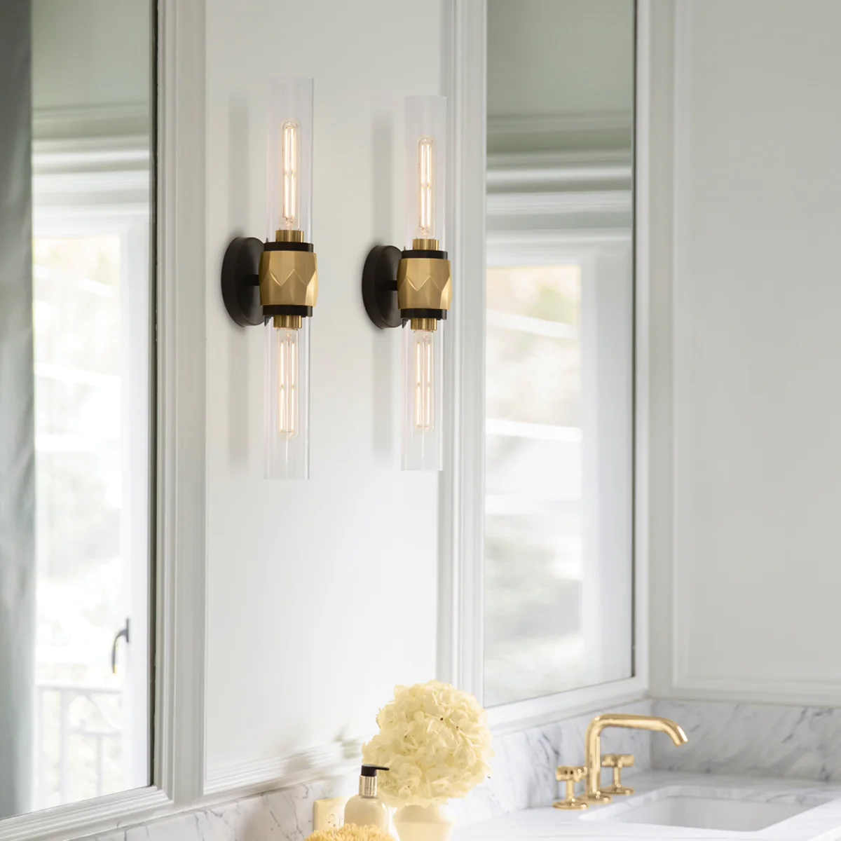 Hinkley Ellison 2 lt Wall Light - IP44 E27 - Image 11