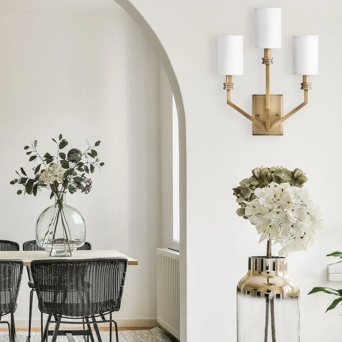 Hinkley Moore 3 lt Large Wall Light - Heritage Brass with Ivory Linen Shade - Image 6