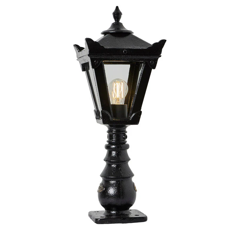 Horsham 0.6m Pedestal Light - Cast Iron - Image 5