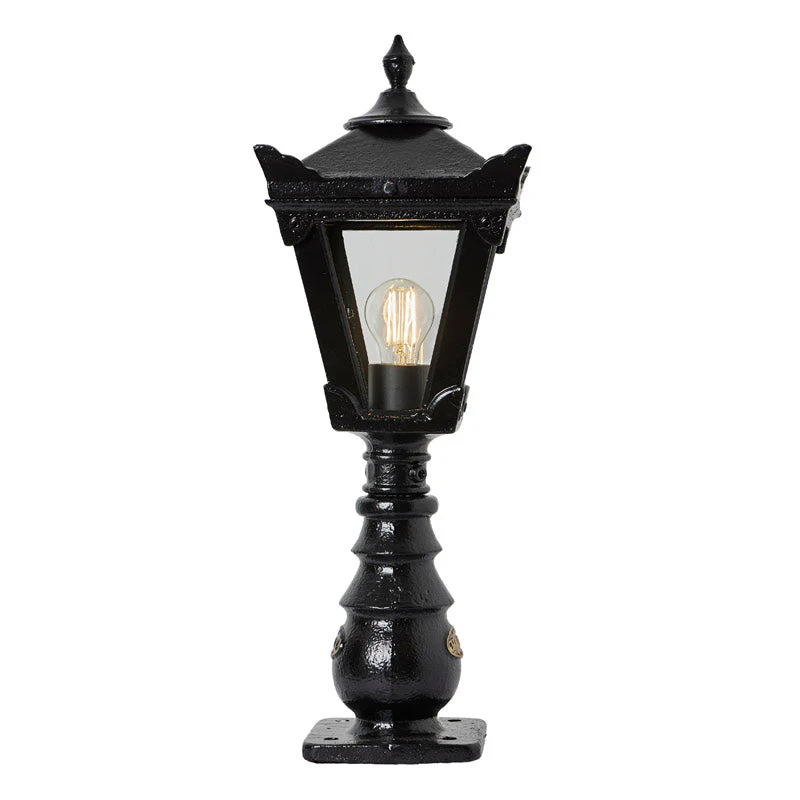 Horsham 0.6m Pedestal Light - Cast Iron - Image 6