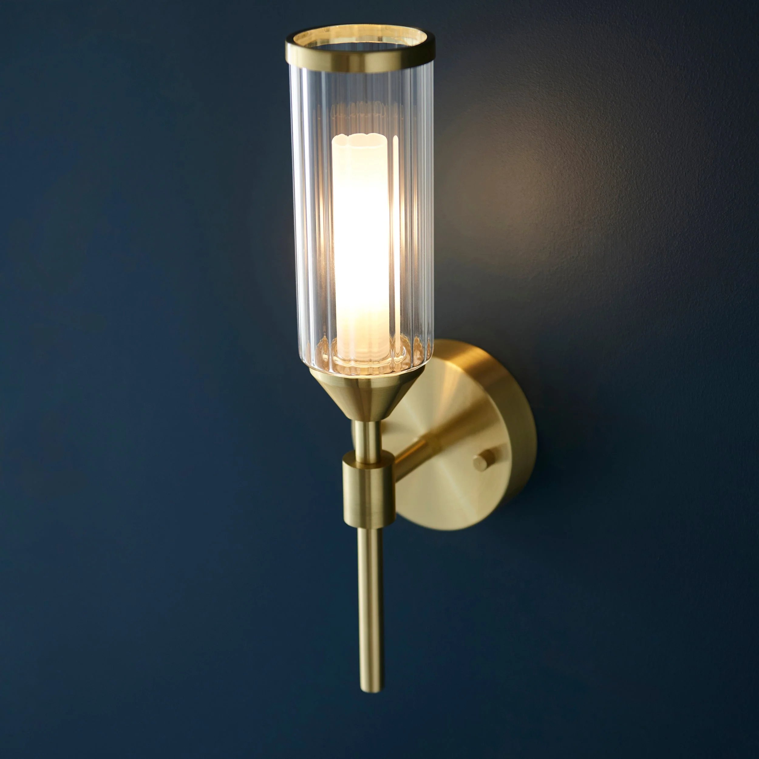 Hourglass Single Wall Light - Satin Brass - Image 3