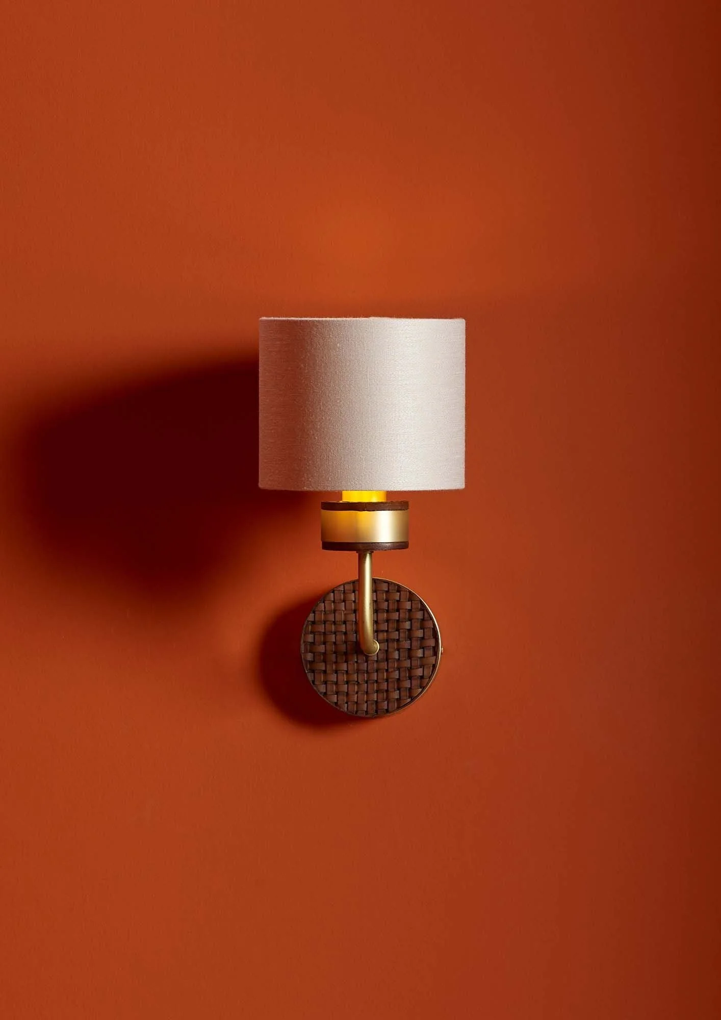 Hunter Single/Double Wall Light in Butter Brass with Leather Effect - Image 4