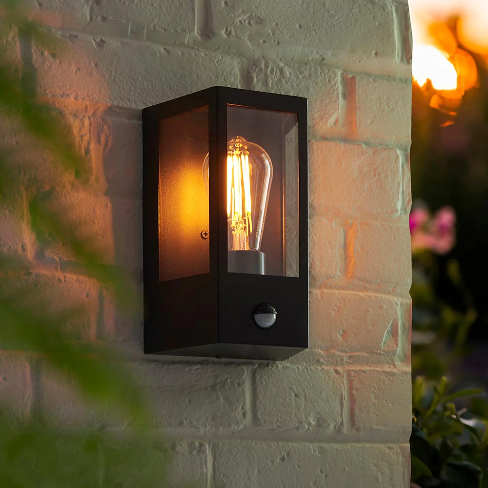 Signey PIR Wall Light - Image 3