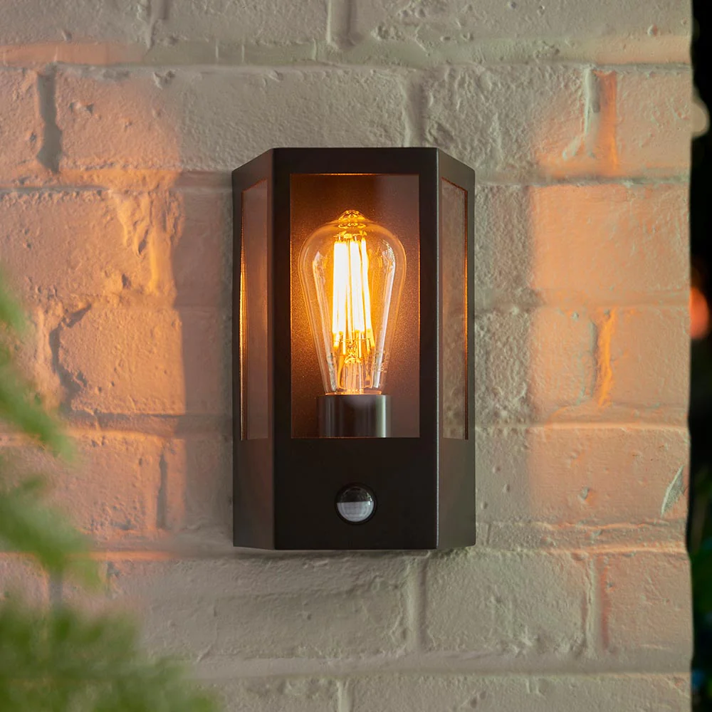 Signey PIR Wall Light - Image 4