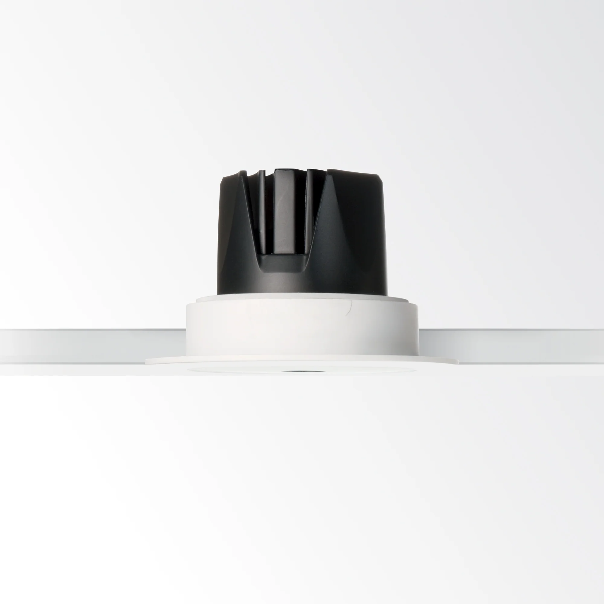 Infinity fi Trimless Recessed Ceiling Light- Black/ White Finishes - Image 6