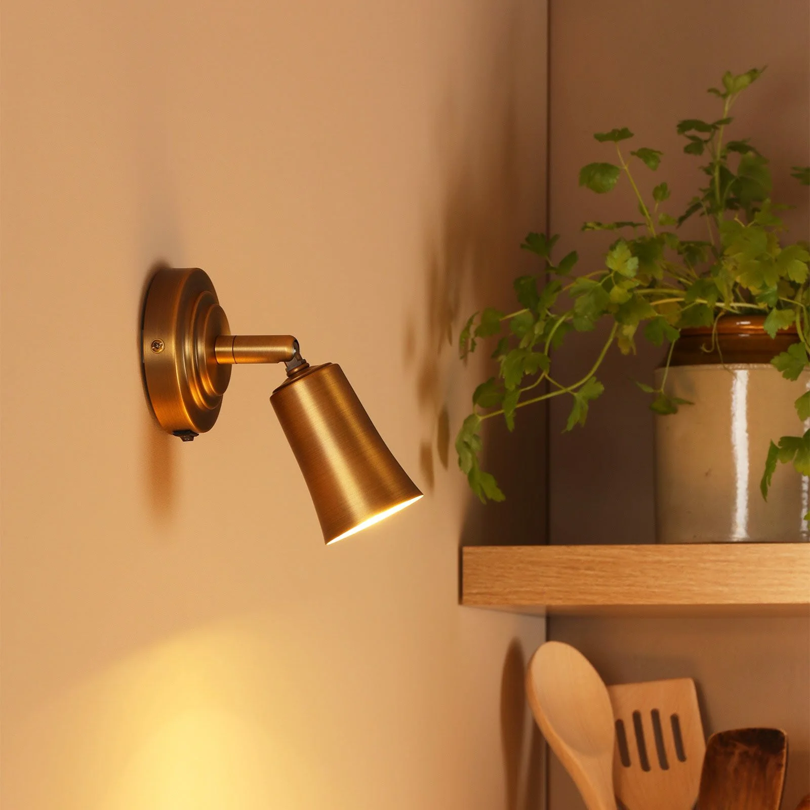 Jedrek Single Spotlight- Aged Brass - Image 4