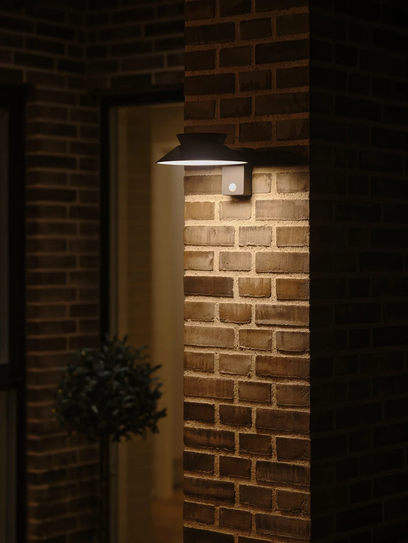 Justina Solar Wall light- Anthracite/ Black - Image 3