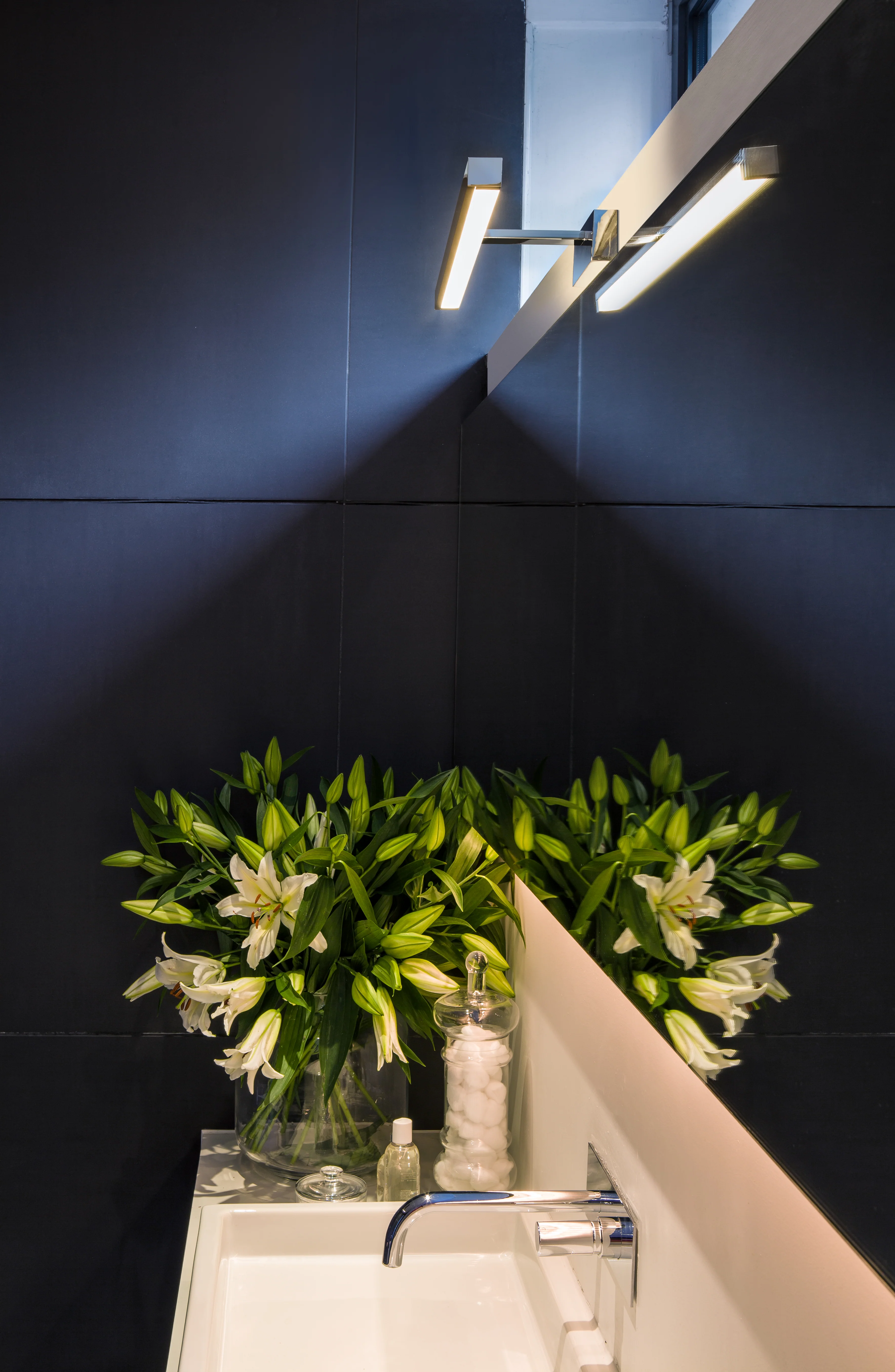 Kashima 350/620 LED Bathroom Wall Lights - Image 4